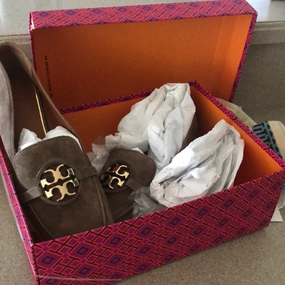 Tory Burch Loafer, size 10.5, River rock/Gold